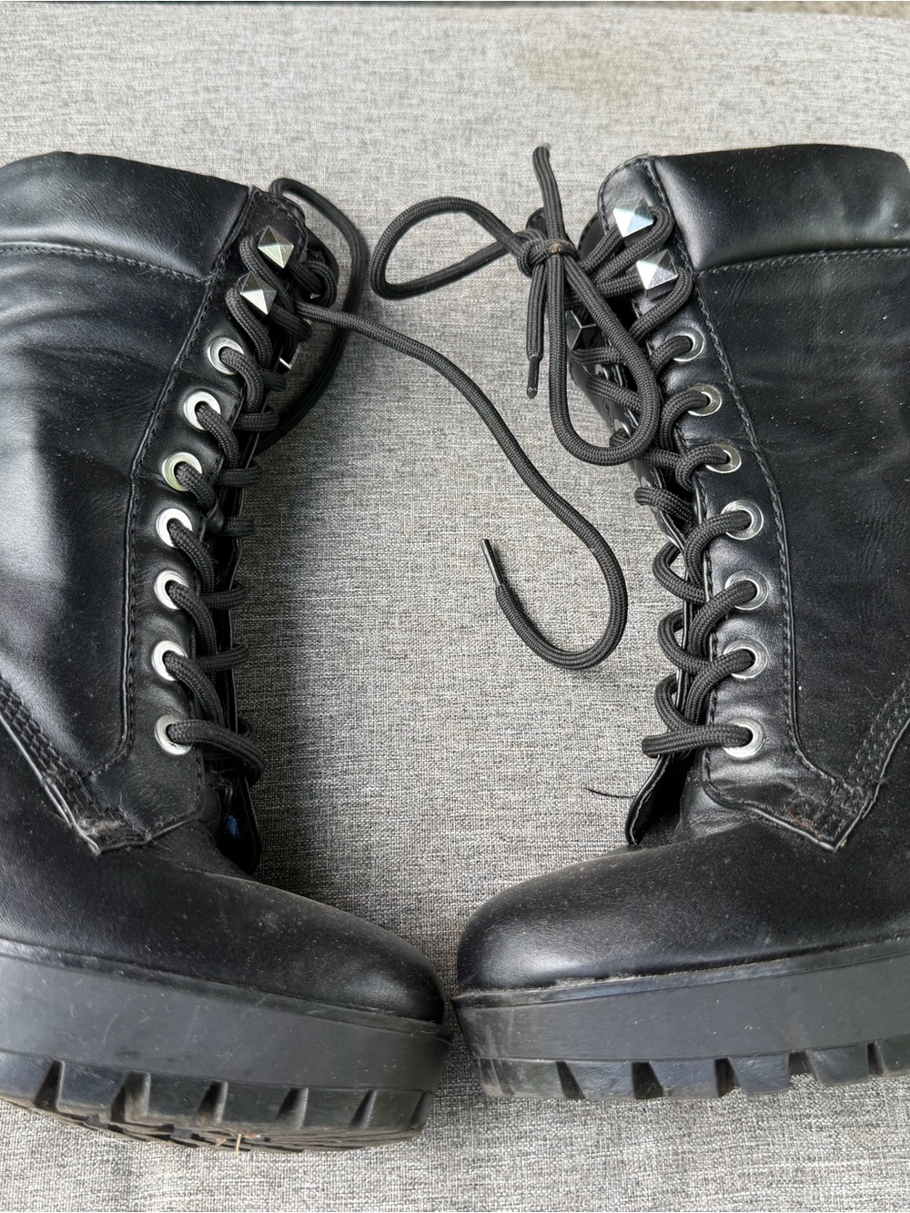 Guess Black Lace-Up Platform Combat Boots 7 women’s